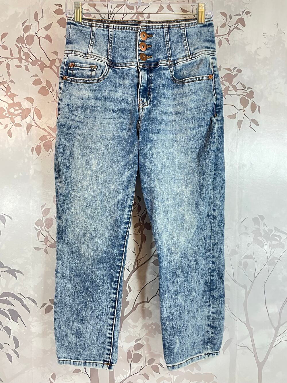 No Boundaries High Rise 3-Button Acid Wash Ankle Straight Jeans Size 11 Blue
